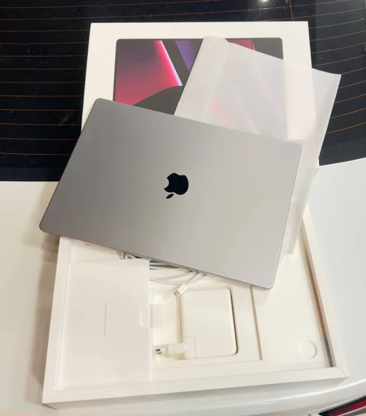 Apple MacBook Pro 16 M2 Max 32GB SSD 1TB — notebook, iPod, laptop