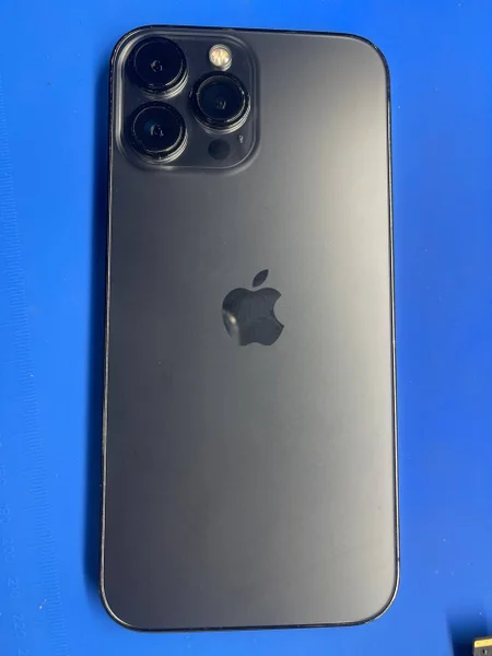 iPhone 13 Pro Max 1Tb — cellular telephone, iPod, mouse