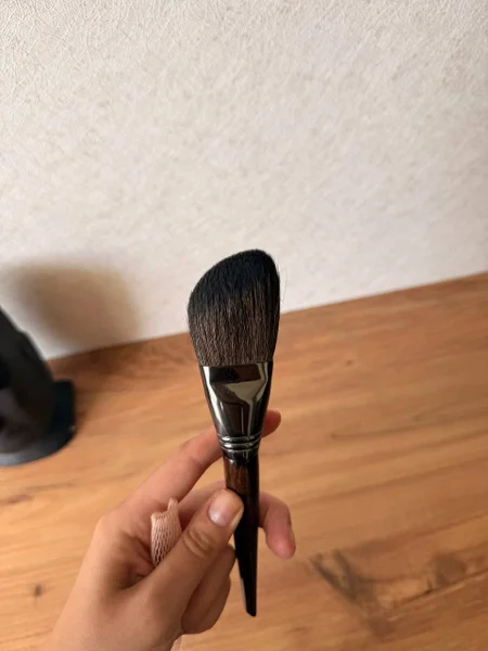 Кисточка для пудры из натуральной шерсти — paintbrush, face powder