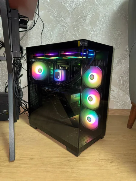 Мощный игровой ПК Ryzen 7 9800X3D / RTX 5070