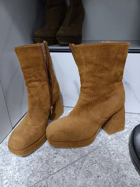Обувь (казаки, лоферы, клоги) — cowboy boot, velvet