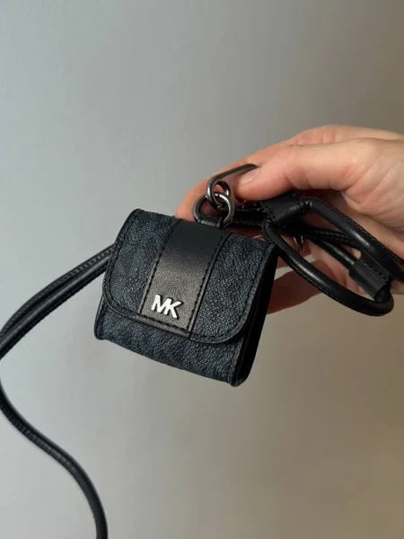 Чехол для наушников Michael Kors — buckle