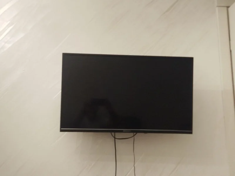 Телевизор Hyundai 32" — monitor, television, screen