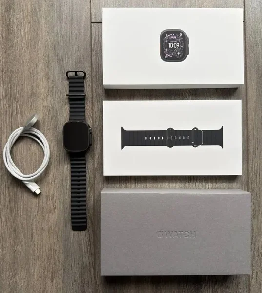 Apple Watch Ultra 2 — projector, combination lock