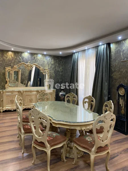 Большая 2-уровневая квартира 4+2 — restaurant