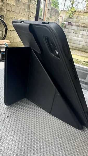 iPad Pro M4 13" 256GB с чехлом и Apple Pencil Pro — loudspeaker, window shade