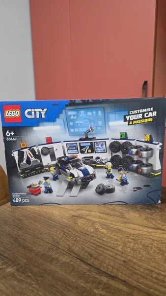 LEGO City Custom Police Car Garage (60457) — joystick, racer