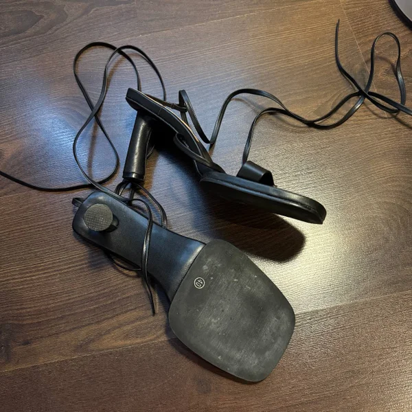 Техника — microphone, hand blower, vacuum