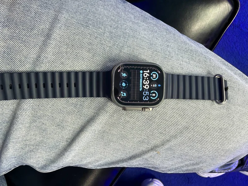 Apple Watch Ultra 2 — combination lock, remote control