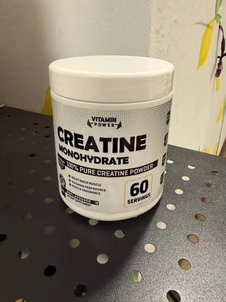 Креатин в порошке Creatine Powder — pill bottle, oil filter, coffee mug