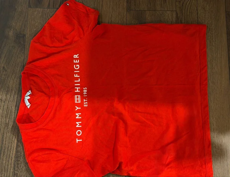 Красная футболка Tommy Hilfiger — jersey, sweatshirt