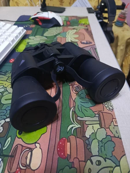 Бинокль — binoculars