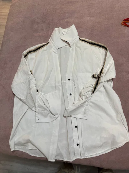 Одежда (плащ, свитшот, кардиган) — trench coat, lab coat