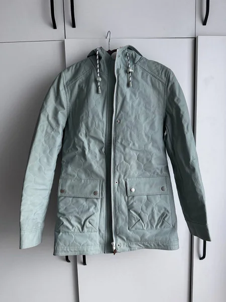 Утепленная прорезиненная куртка — trench coat