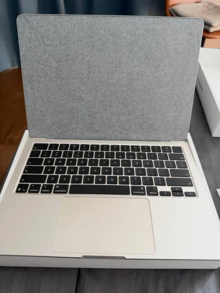 Apple MacBook Air 13 M5 24GB/1TB SSD — notebook