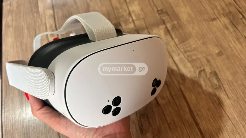 Игровая консоль Meta Quest 3 — projector