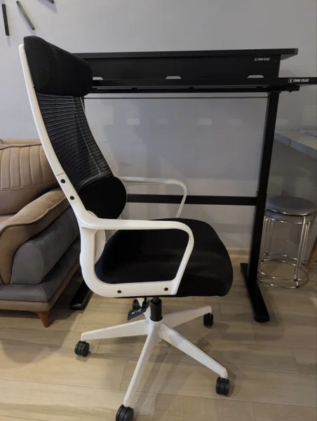 Стул рабочий — monitor, desk, barber chair