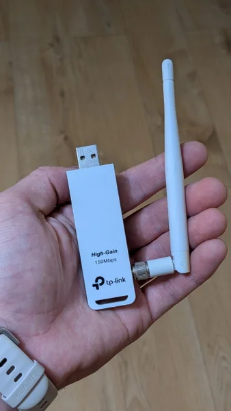 USB WiFi адаптер TP-Link — rubber eraser, iPod