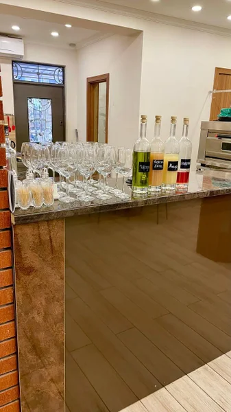 Столешница квадратная 90х90 см — dining table