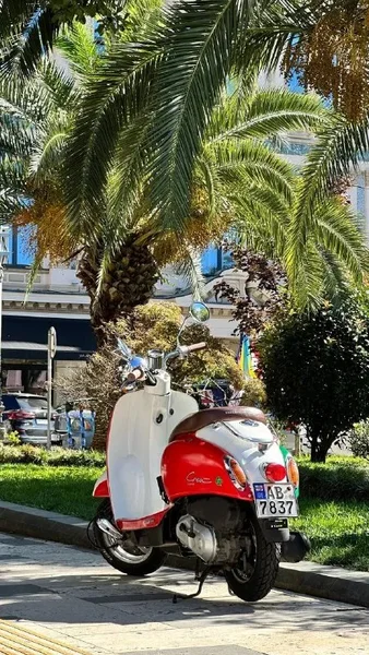 Скутер Honda Giorno Crea — motor scooter