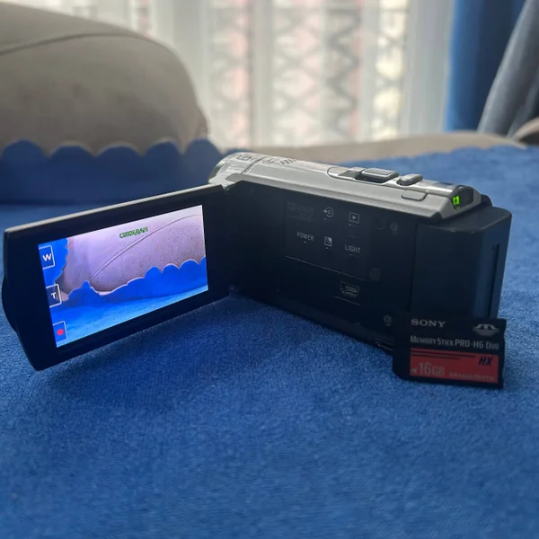 Sony Handycam DCR-SX44E — tape player, CD player, cassette player