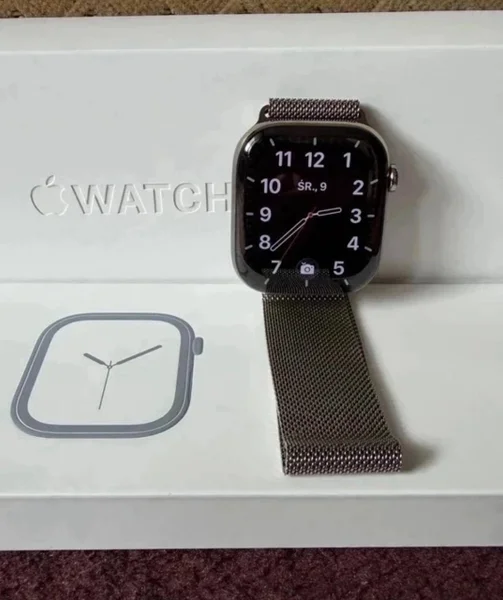 Комбинация замков и кассетный плеер — combination lock, digital watch