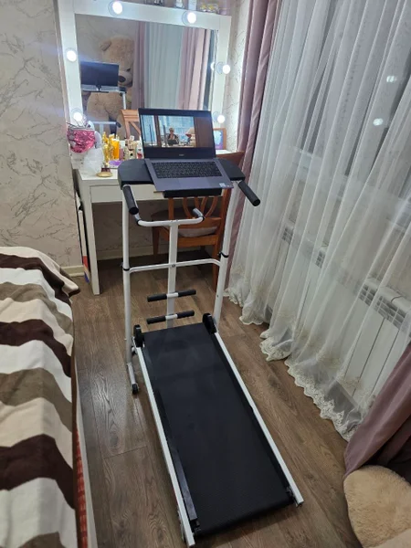 Механическая беговая дорожка — sliding door, dining table