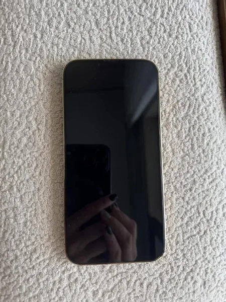 iPhone 13 Pro Max 512GB — paper towel
