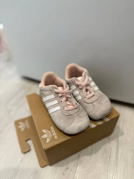 Детские кроссовки Adidas Gazelle размер 21 — rubber eraser, remote control