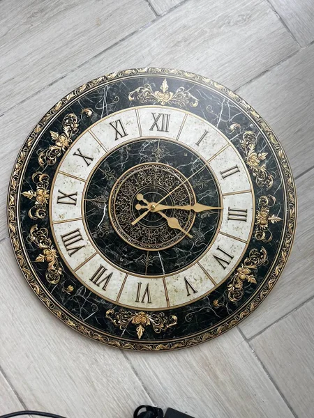 Настенные часы — magnetic compass, wall clock, stopwatch