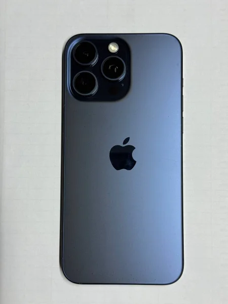 iPhone 15 Pro Max 512GB — remote control