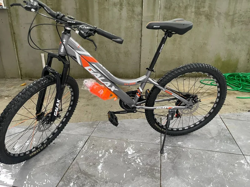 Велосипед серый — mountain bike