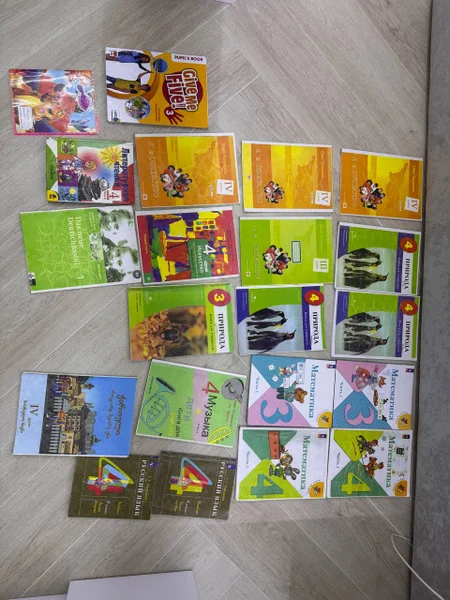 Учебники 4 класс и 3 класс — comic book, toyshop