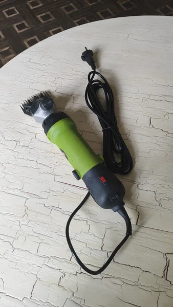 Машинка для стрижки баранов — hand blower, power drill