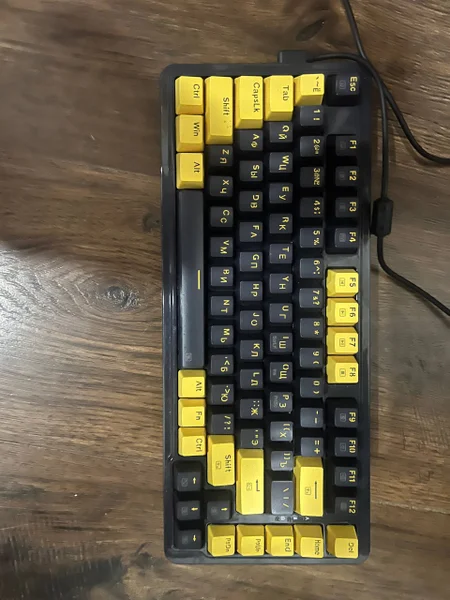 Клавиатура Redragon 75% — space bar, computer keyboard, hand-held computer