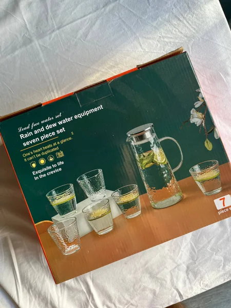 Набор из 4 стаканов (с дефектом на одном) — perfume, water jug, beaker