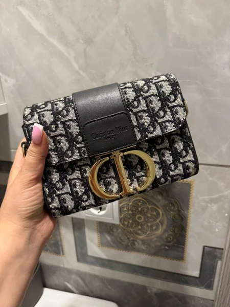 Женская сумочка с двумя ремешками — buckle, purse