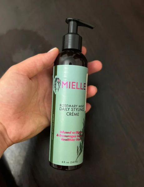 Крем для укладки волос Mielle Rosemary Mint 240 мл — hair spray, lotion