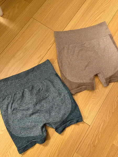 Женские спортивные шорты велосипедки с пуш-ап — mitten, cardigan, sock