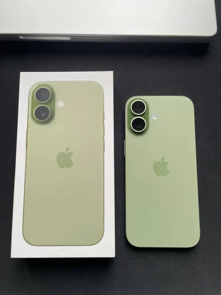 iPhone 17 Sage E-Sim — iPod