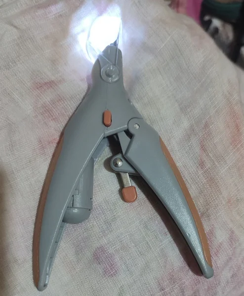 Ножницы для обрезки когтей с led-подсветкой — corkscrew, revolver