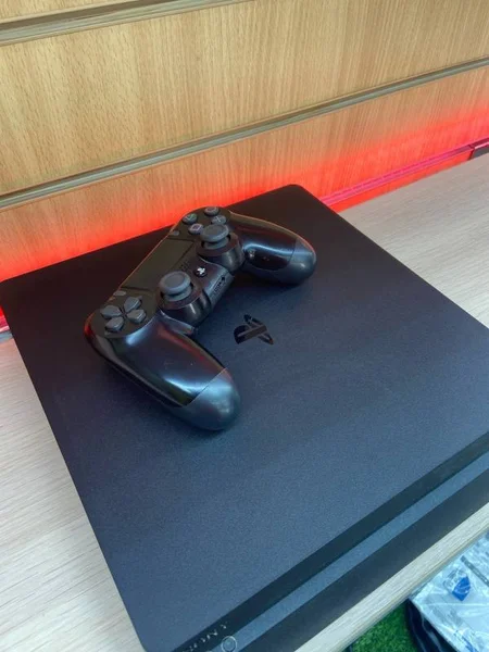 Игровая приставка PS4 Slim 1TB с дисками — joystick, mouse