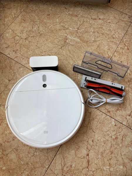 Xiaomi Mi Robot Vacuum-Mop — CD player, toilet seat