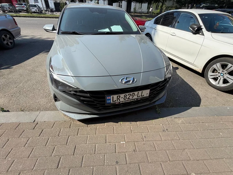 Hyundai Elantra 2022 седан — minivan, sports car, bullet train