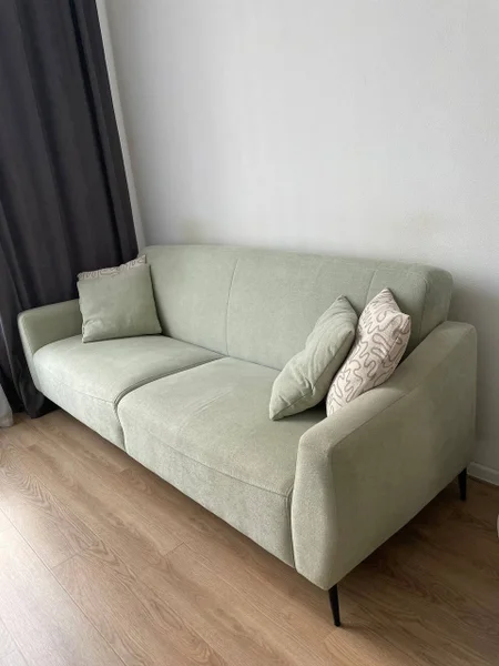 Раскладной диван оливкового цвета — studio couch