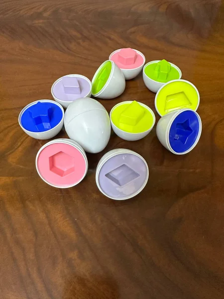 Детские игрушки и сортер — bucket, pill bottle