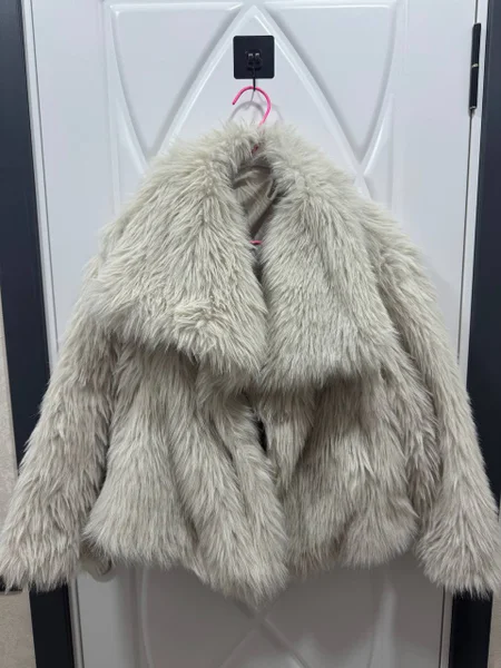 Шубка размер S — fur coat