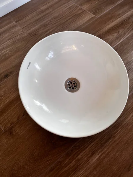 Накладная раковина 39 см — washbasin