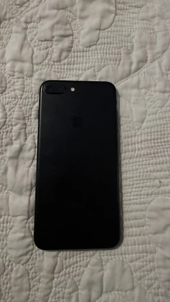 iPhone 7 Plus 32GB — modem, cellular telephone, lighter
