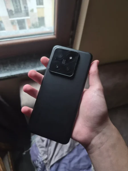 Смартфон Xiaomi 14 Pro — cellular telephone